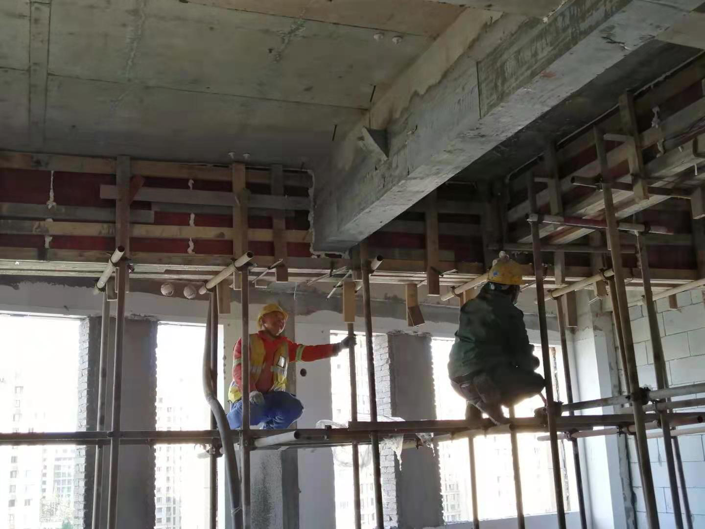 防水涂料需要具备哪些特性？？？？？？